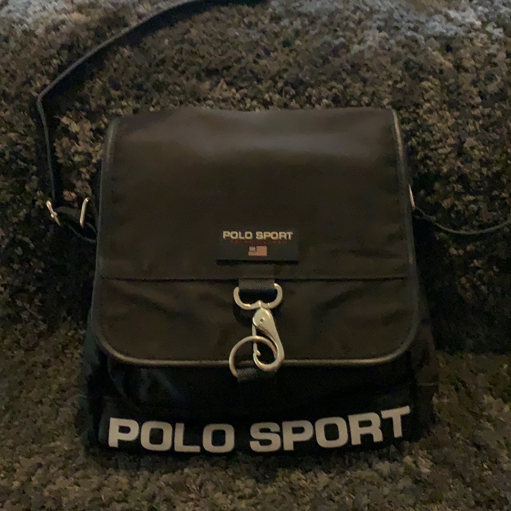 Polo Sport vintage navy handbag. Very Good condition.